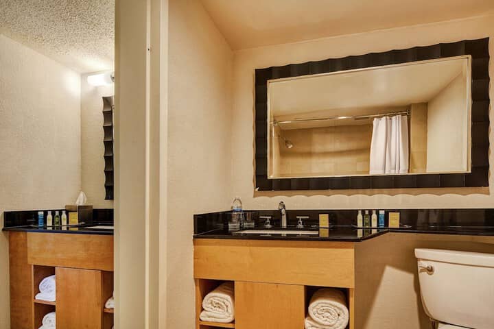 Room 44 of 110