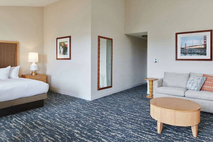Room 14 of 110