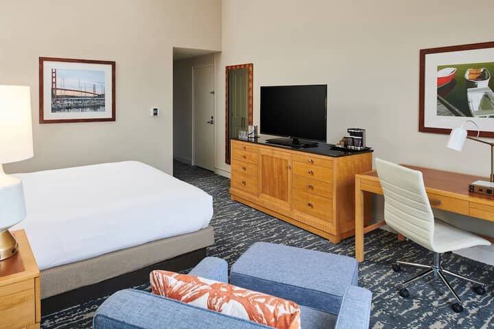 Room 9 of 110