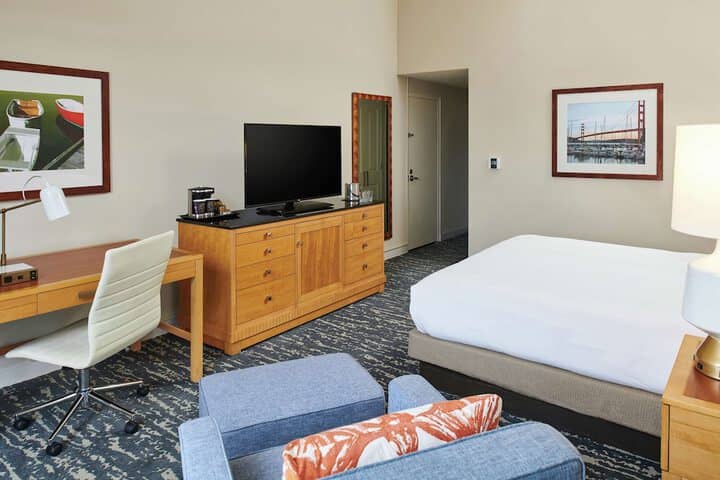 Room 35 of 110