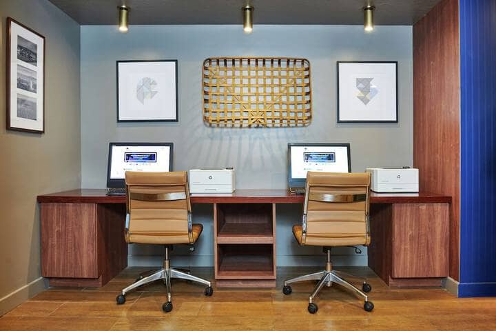 Business Center 85 of 110