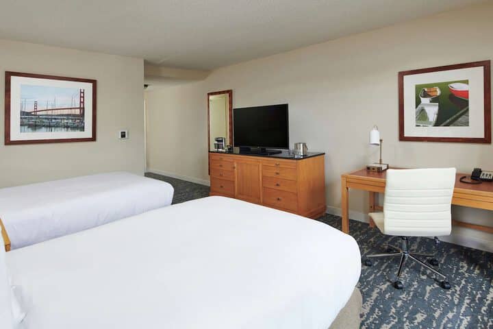Room 12 of 110